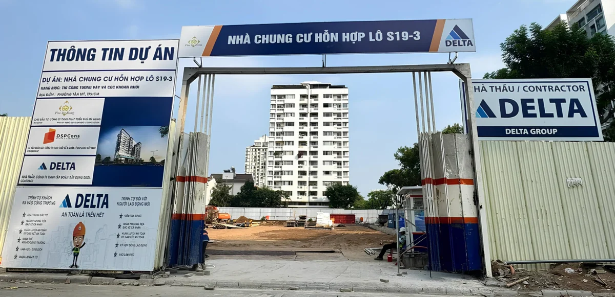 Dự án hiện tại đang quây tôn, làm móng cọc và tầng hầm để đủ điều kiện mở bán vào Quý 4/2026 Dự án hiện tại đang quây tôn, làm móng cọc và tầng hầm để đủ điều kiện mở bán vào Quý 4/2026