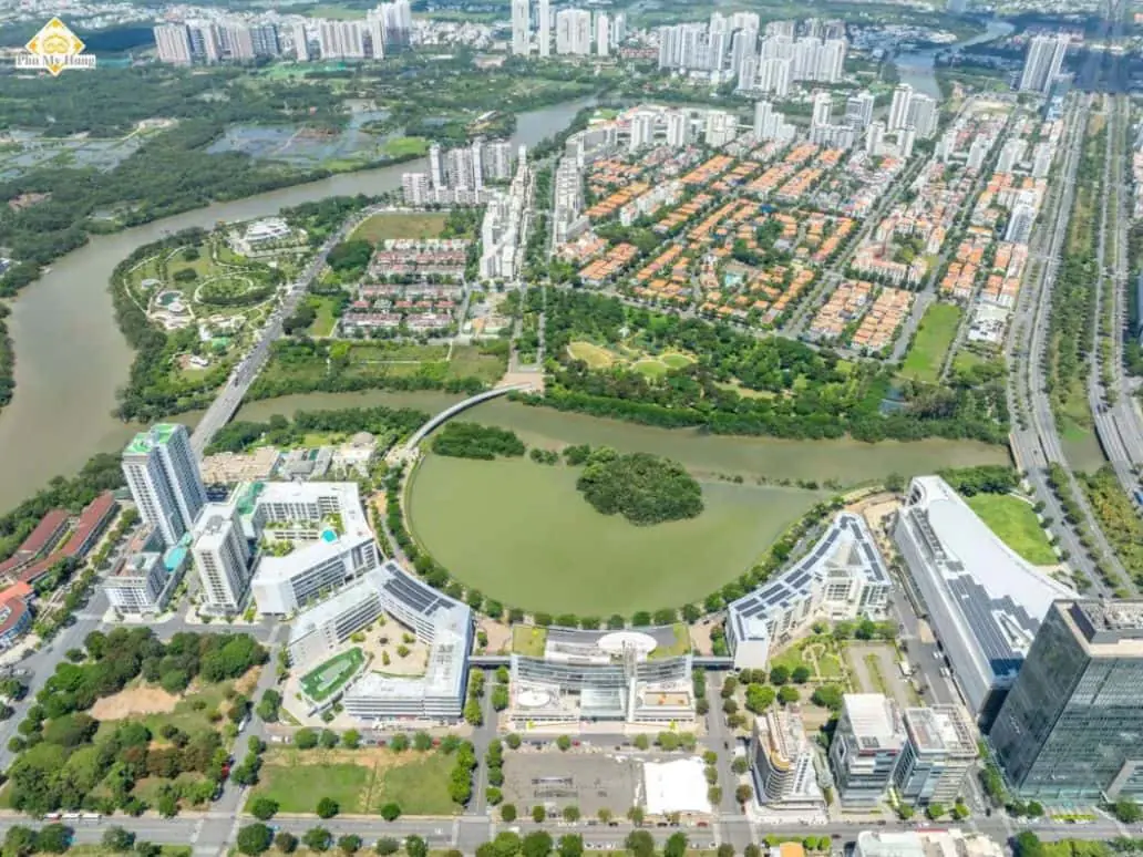 Một góc Phú Mỹ Hưng ở Hồ Bán Nguyệt