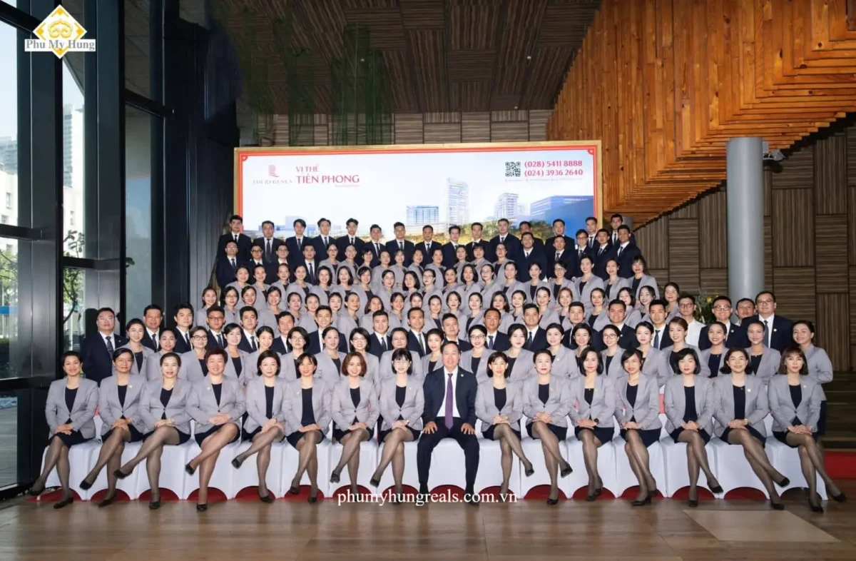 Phòng kinh doanh và tiếp thị 2 công ty Phú Mỹ Hưng