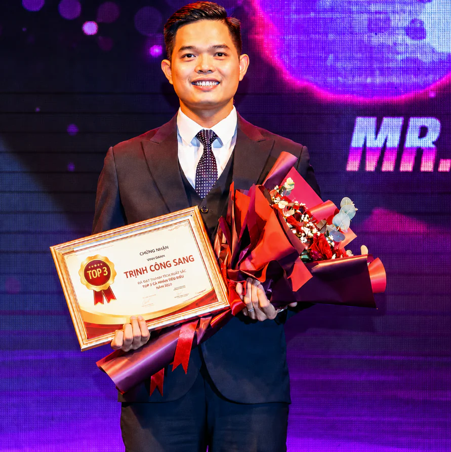 Trịnh Công Sang lọt top 3 chuyên viên kinh doanh xuất sắc năm 2020